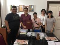 學生前往馬來西亞喬治市世界遺產機構進行訪談，由總經理洪敏芝博士與經理蔡愛卿接待。